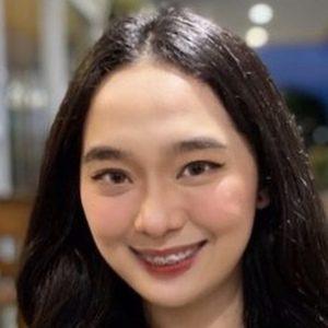 Yennie Perilla Headshot 9 of 10