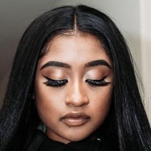 Young Lyric at age 19