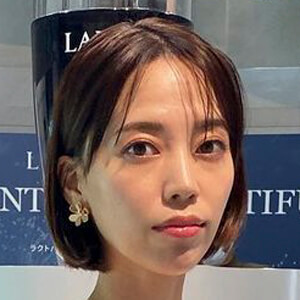 Yuria Sato at age 34