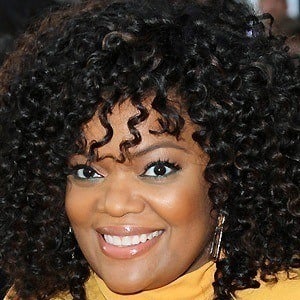 Yvette Nicole Brown Headshot 5 of 10