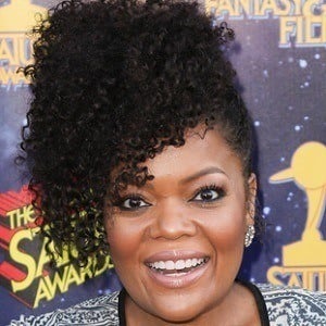 Yvette Nicole Brown at age 44