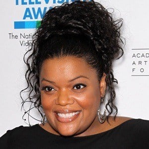 Yvette Nicole Brown Headshot 8 of 10