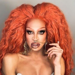 Yvie Oddly Headshot 9 of 10