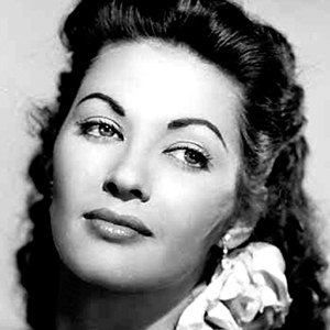 Yvonne DeCarlo Headshot 4 of 9