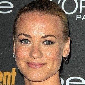 Yvonne Strahovski Headshot 3 of 10