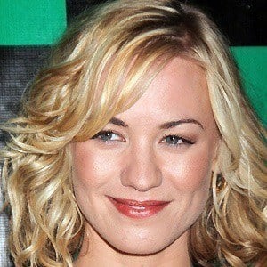 Yvonne Strahovski Headshot 6 of 10