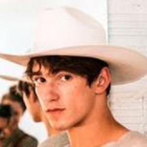 Zach Sutton - Age, Family, Bio | Famous Birthdays