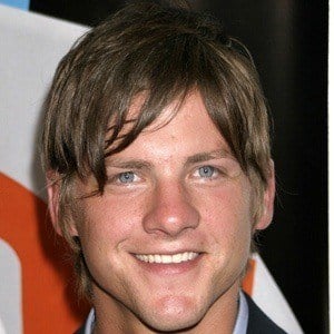 Zachary Knighton - Bio, Family, Trivia | Famous Birthdays