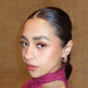 Zaira Duran Headshot 3 of 6