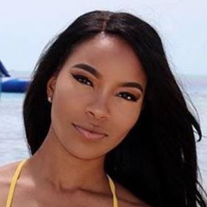 Zakiyah Everette Headshot 6 of 10