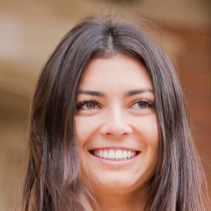 Zana Muno Headshot 7 of 9