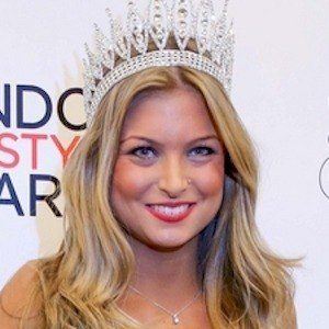 Zara Holland Headshot 6 of 7