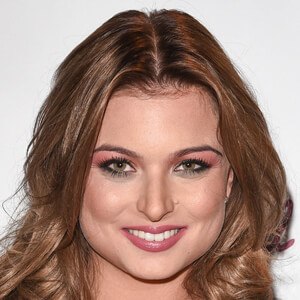 Zara Holland Headshot 7 of 7