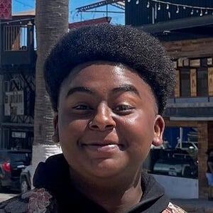 Zavian Annan Headshot 5 of 6