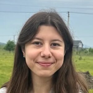 Zhunya ASMR Headshot 2 of 4