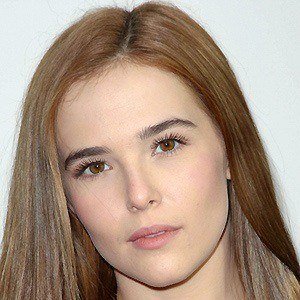 Zoey Deutch at age 18