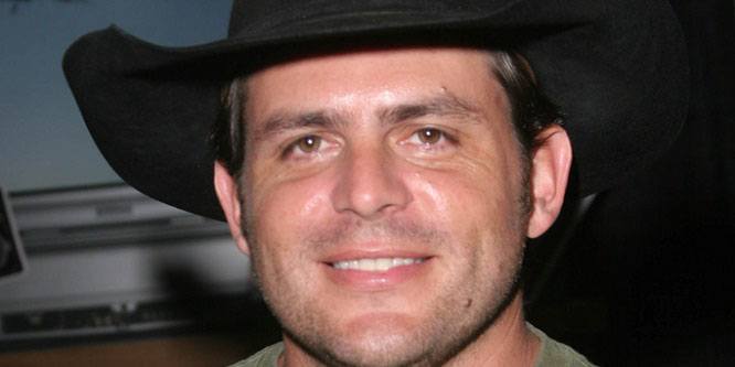 Rhett Akins - Age, Family, Bio | Famous Birthdays