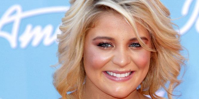Lauren Alaina - Age, Family, Bio | Famous Birthdays