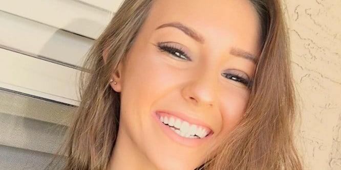 Taylor Alesia - Age, Family, Bio | Famous Birthdays