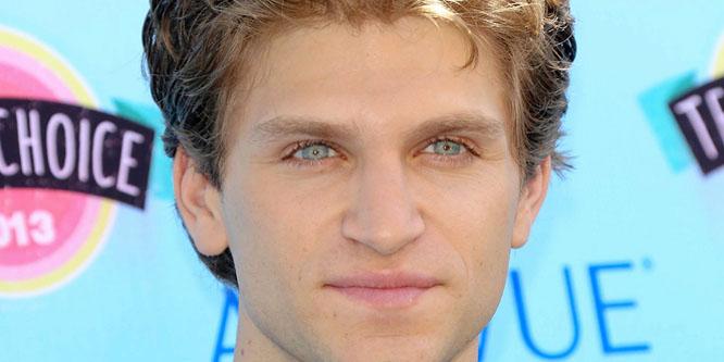Keegan Allen - Age, Family, Bio | Famous Birthdays