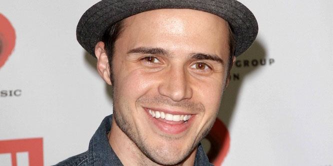 Kris Allen - Age, Family, Bio | Famous Birthdays