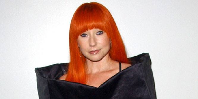Tori Amos - Age, Bio, Family | Famous Birthdays