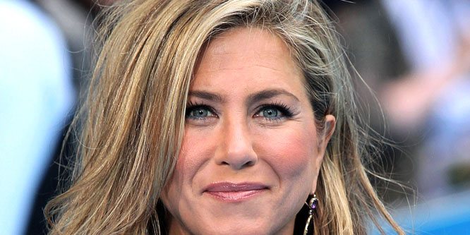 Jennifer Aniston - Age, Family, Bio | Famous Birthdays