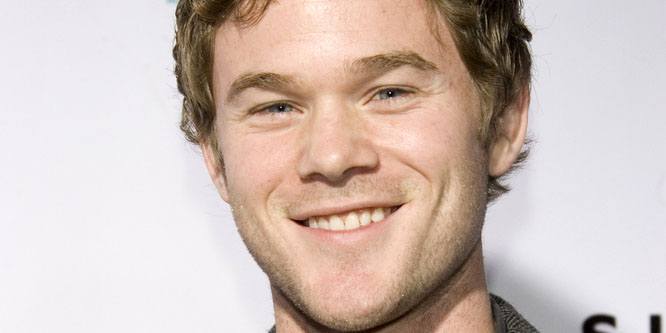 Aaron Ashmore - Age, Family, Bio | Famous Birthdays
