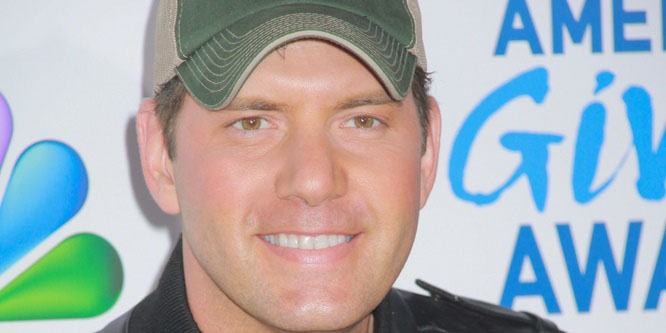 Rodney Atkins - Age, Family, Bio | Famous Birthdays