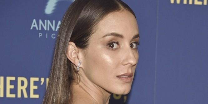 Troian Bellisario - Age, Family, Bio | Famous Birthdays