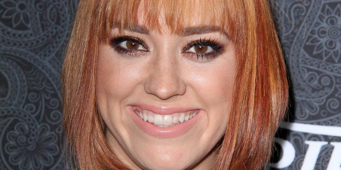 Andrea Bowen - Age, Family, Bio | Famous Birthdays