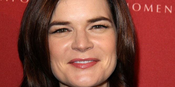 Betsy Brandt - Age, Family, Bio | Famous Birthdays