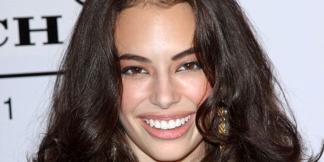 Chloe Bridges - Age, Family, Bio | Famous Birthdays