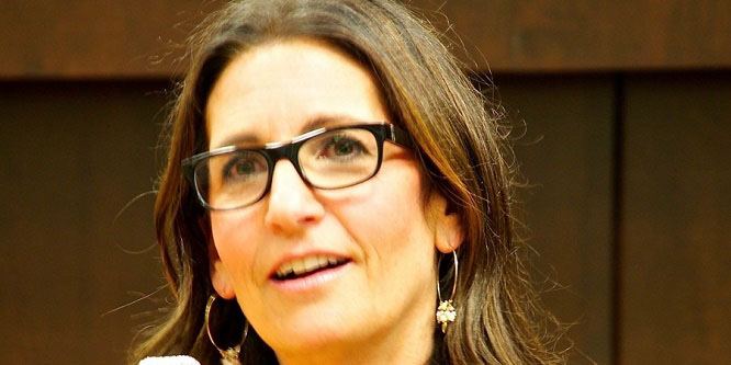 Bobbi Brown - Age, Family, Bio | Famous Birthdays