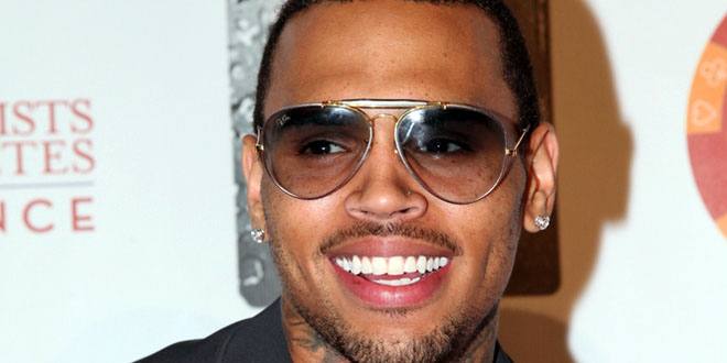Chris Brown (R&B Singer) - Age, Family, Bio | Famous Birthdays