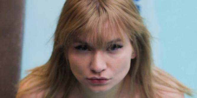 Zoie Burgher - Age, Family, Bio | Famous Birthdays