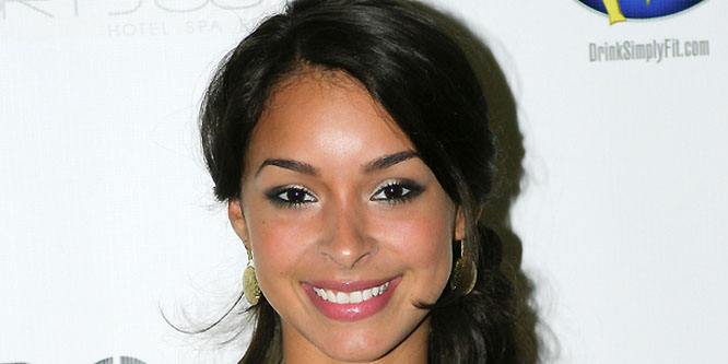Jessica Caban - Age, Family, Bio | Famous Birthdays