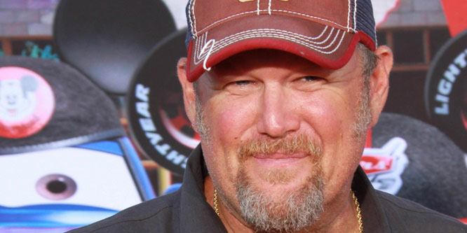 Larry the Cable Guy - Age, Family, Bio | Famous Birthdays