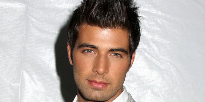 Jencarlos Canela - Age, Family, Bio | Famous Birthdays