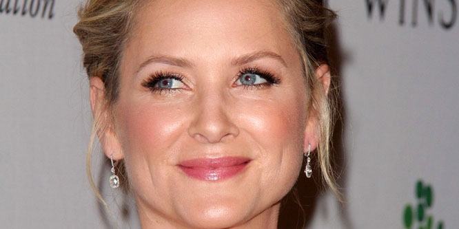 Jessica Capshaw - Age, Family, Bio | Famous Birthdays