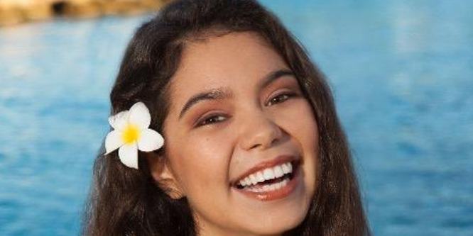 Auli’i Cravalho - Age, Family, Bio | Famous Birthdays