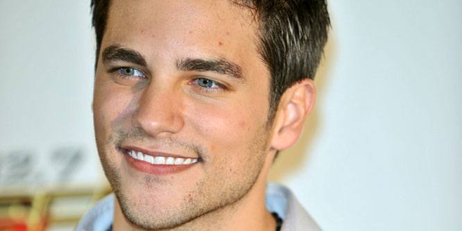 Brant Daugherty - Age, Family, Bio | Famous Birthdays