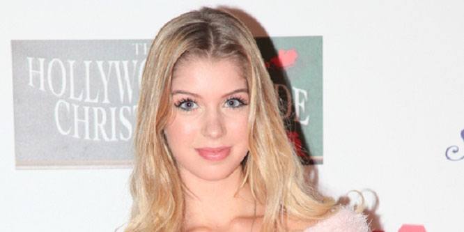 Allie DeBerry - Age, Family, Bio | Famous Birthdays
