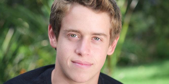 Dash Dobrofsky - Age, Family, Bio | Famous Birthdays