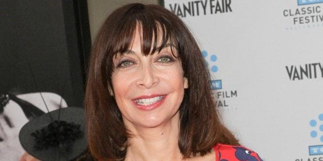 Illeana Douglas - Age, Family, Bio | Famous Birthdays