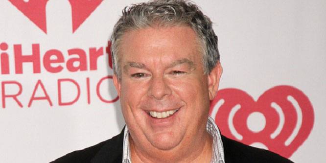Elvis Duran's Instagram, Twitter & Facebook on IDCrawl