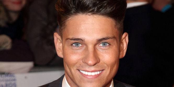 Joey Essex - Age, Family, Bio | Famous Birthdays - How Tall Is Joey Essex? Reality Star’s Surprising Height