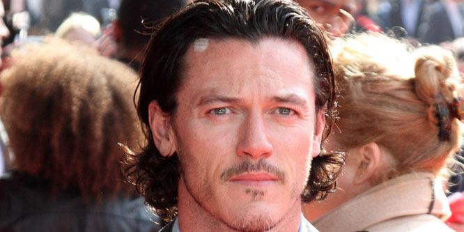 Luke Evans - Age, Family, Bio | Famous Birthdays
