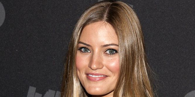 Justine Ezarik - Age, Family, Bio | Famous Birthdays