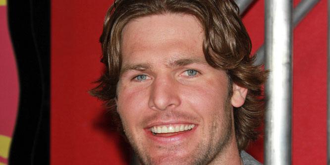 Mike Fisher - Age, Family, Bio | Famous Birthdays